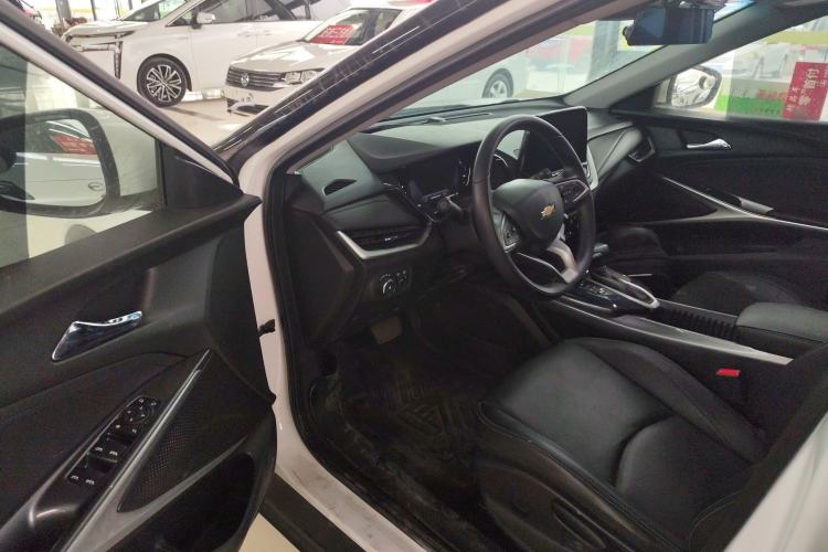 Used Chevrolet Menlo 2020 Starry Edition Driver Seat
