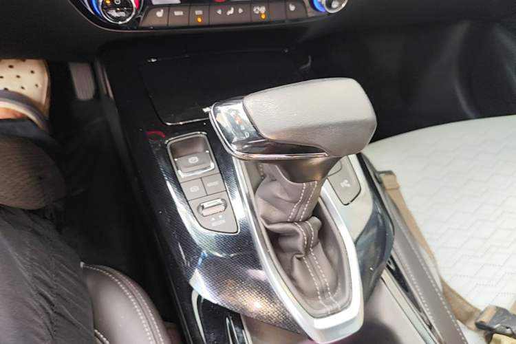 Used Chevrolet Menlo 2020 Starry Edition Gear Lever