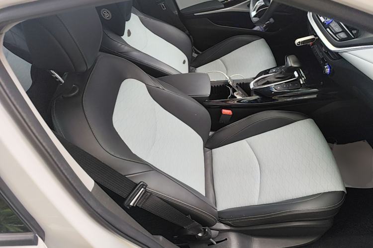Used Chevrolet Menlo 2020 Starry Edition Right Front Seat