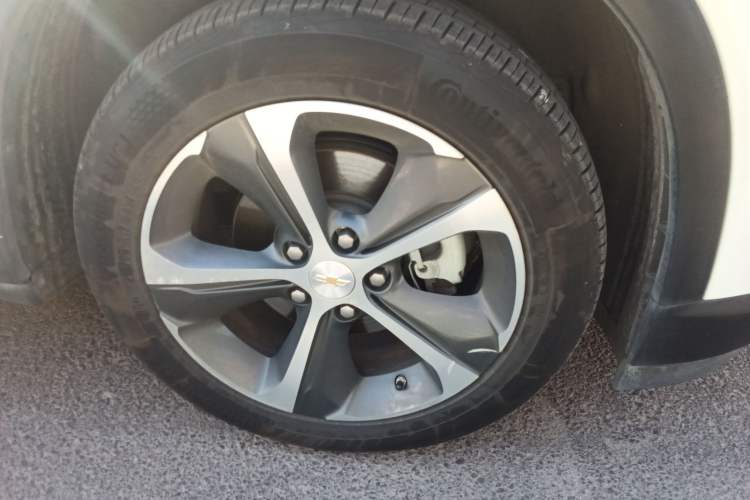 Used Chevrolet Menlo 2020 Starry Edition Right Front Wheel Hub