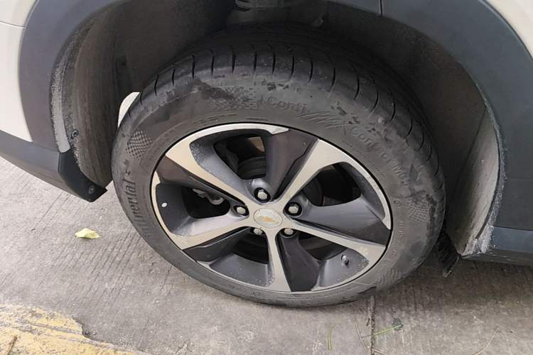 Used Chevrolet Menlo 2020 Starry Edition Right Rear Wheel Hub