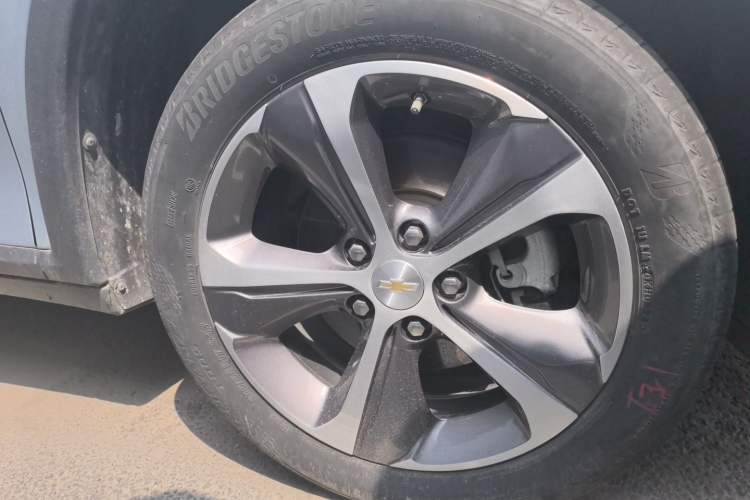 Used Chevrolet Menlo 2021 Starry Edition Right Front Wheel Hub
