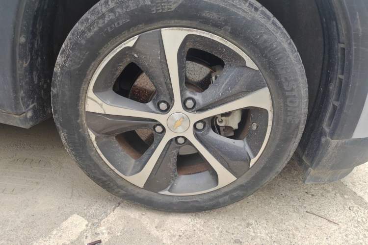 Used Chevrolet Menlo 2021 Starry Edition Right Front Wheel Hub