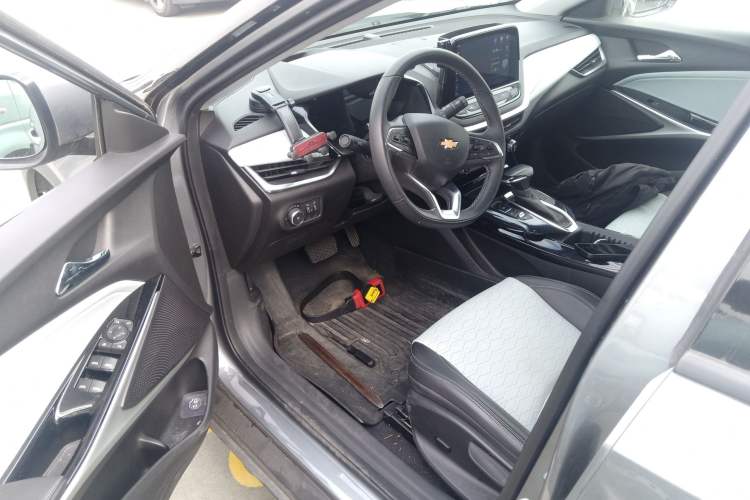 Used Chevrolet Menlo 2021 Starry Edition Driver Seat