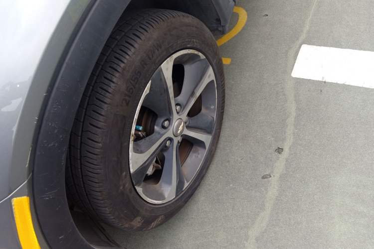 Used Chevrolet Menlo 2021 Starry Edition Left Front Wheel Hub