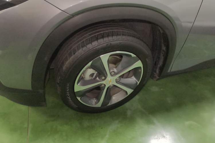 Used Chevrolet Menlo 2021 Starry Edition Left Front Wheel Hub