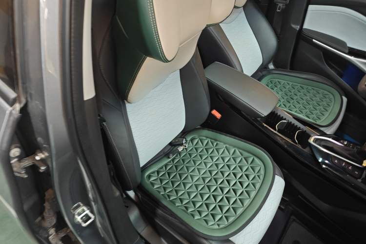Used Chevrolet Menlo 2021 Starry Edition Right Front Seat