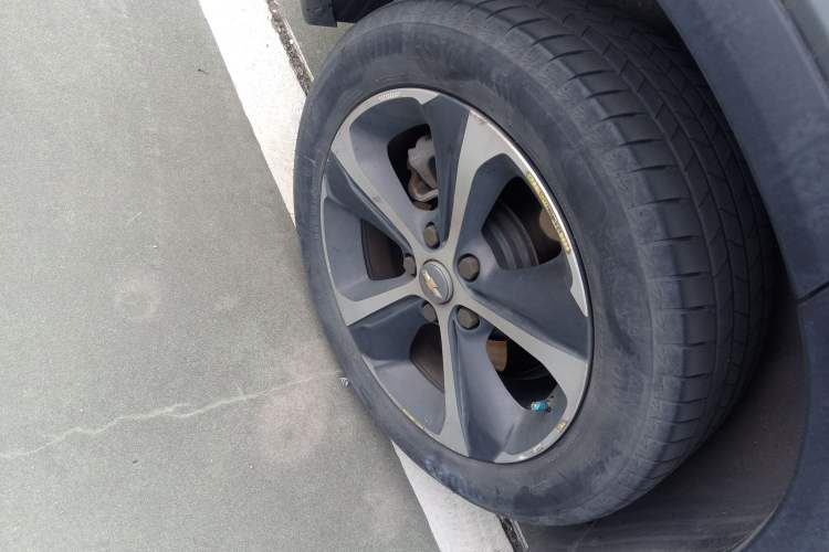 Used Chevrolet Menlo 2021 Starry Edition Right Rear Wheel Hub