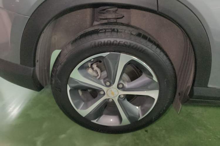 Used Chevrolet Menlo 2021 Starry Edition Right Rear Wheel Hub