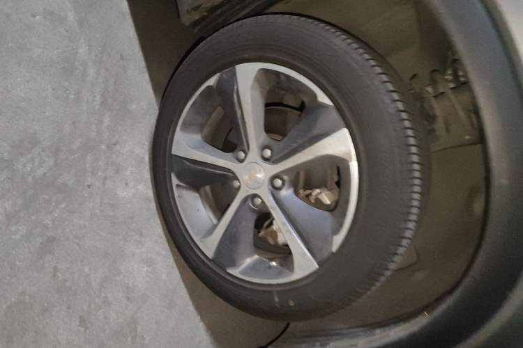 Used Chevrolet Menlo 2021 Star Galaxy Edition Right Front Wheel Hub