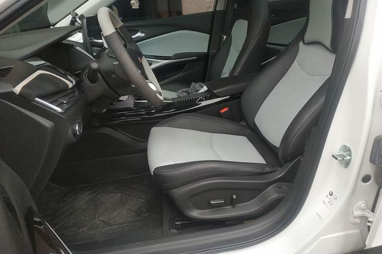 Used Chevrolet Menlo 2021 Starry Edition Left Front Seat