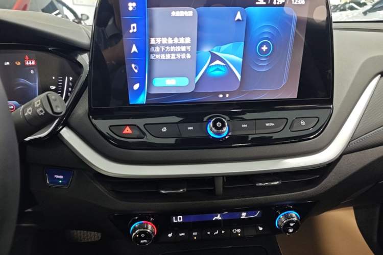 Used Chevrolet Menlo 2022 Starry Edition Audio And AC Panel