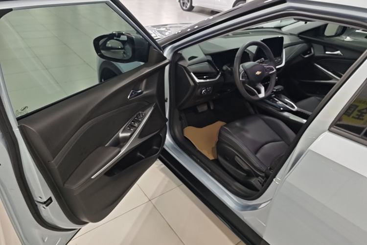 Used Chevrolet Menlo 2022 Starry Edition Driver Seat