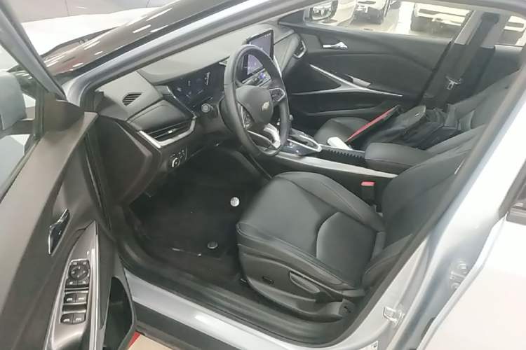 Used Chevrolet Menlo 2022 Starry Edition Driver Seat