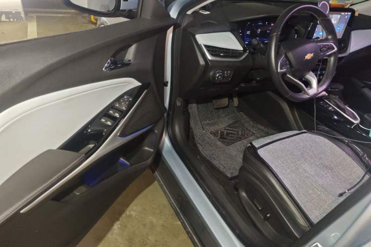 Used Chevrolet Menlo 2022 Starry Edition Driver Seat