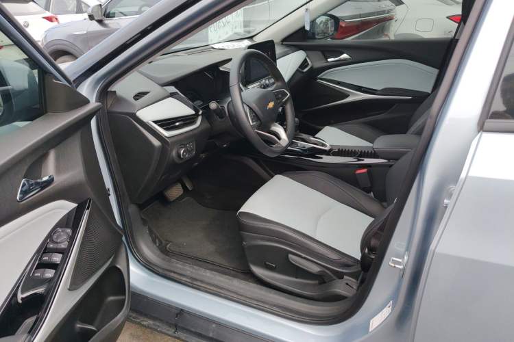 Used Chevrolet Menlo 2022 Starry Edition Driver Seat