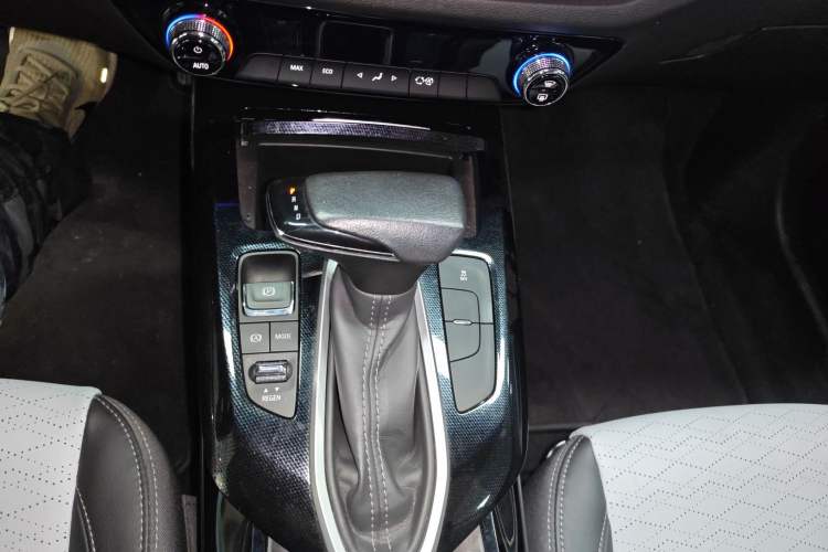 Used Chevrolet Menlo 2022 Starry Edition Gear Lever