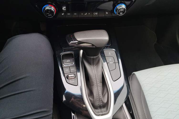 Used Chevrolet Menlo 2022 Starry Edition Gear Lever