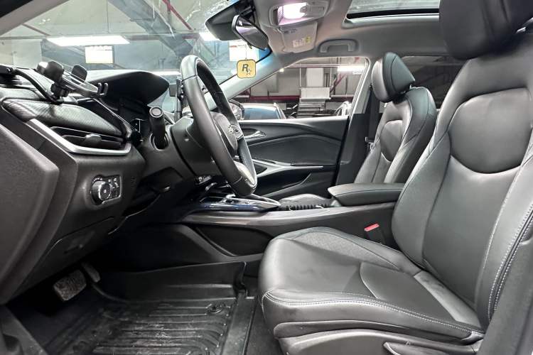 Used Chevrolet Menlo 2022 Starry Edition Interior 2