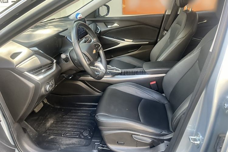 Used Chevrolet Menlo 2022 Starry Edition Left Front Seat
