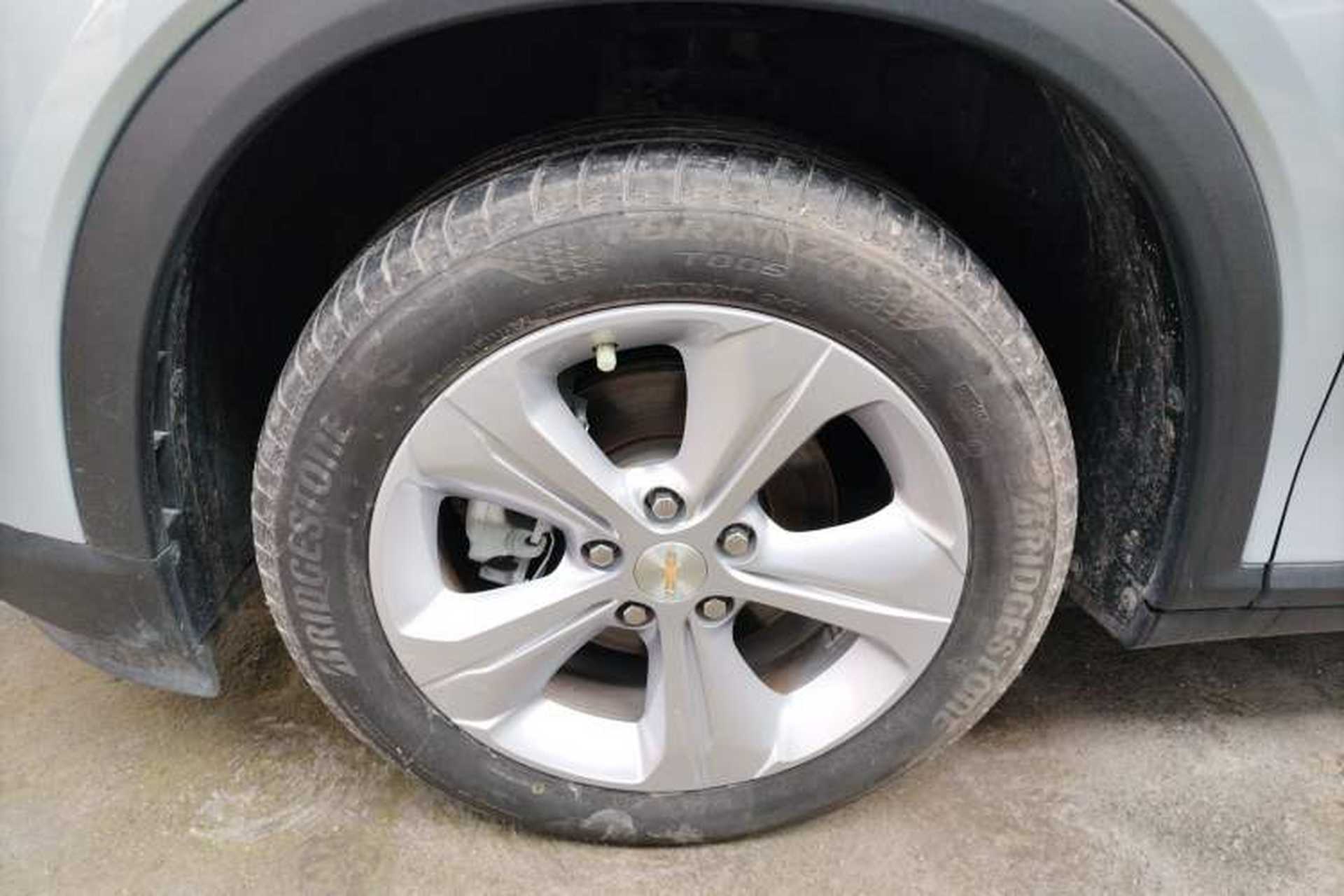 Used Chevrolet Menlo 2022 Star Enjoyment Edition Left Front Wheel Hub