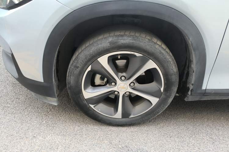 Used Chevrolet Menlo 2022 Starry Edition Left Front Wheel Hub