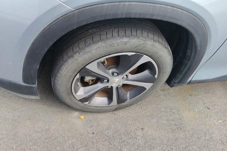 Used Chevrolet Menlo 2022 Starry Edition Left Front Wheel Hub