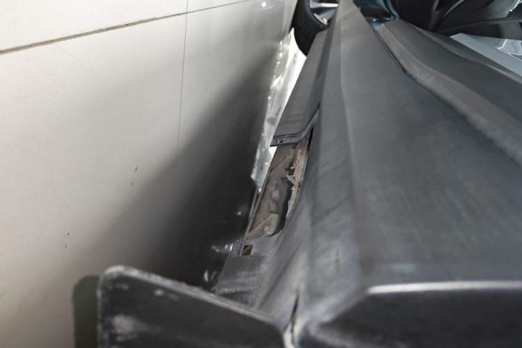 Used Chevrolet Menlo 2022 Starry Edition Left Side Sill