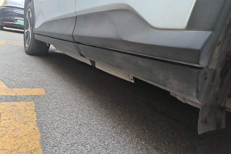 Used Chevrolet Menlo 2022 Starry Edition Left Side Sill