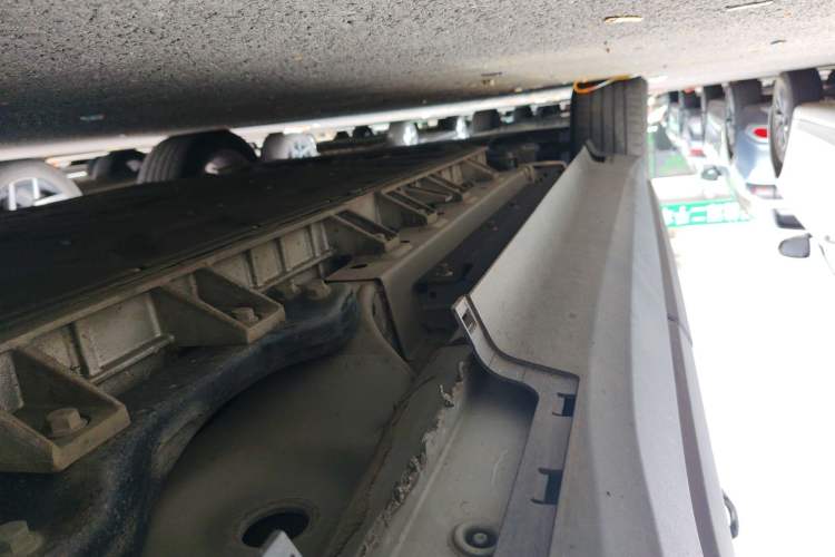 Used Chevrolet Menlo 2022 Starry Edition Left Side Sill