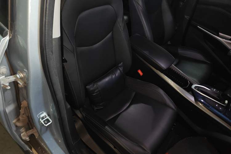 Used Chevrolet Menlo 2022 Starry Edition Right Front Seat