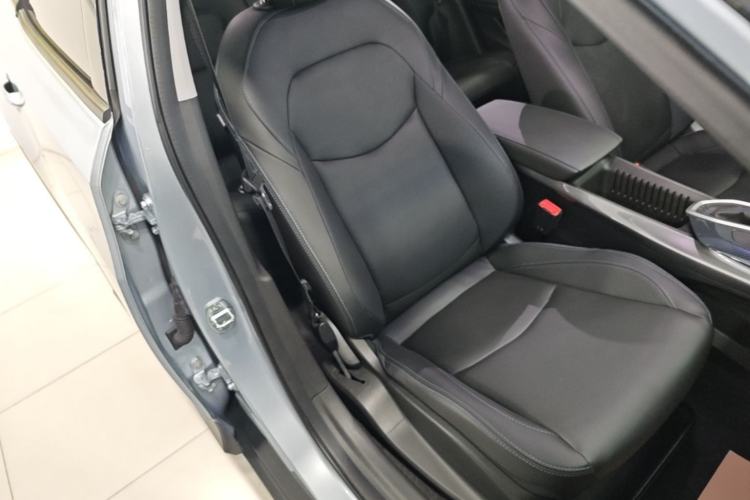 Used Chevrolet Menlo 2022 Starry Edition Right Front Seat