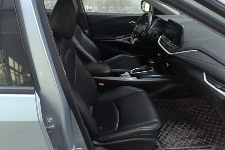 Used Chevrolet Menlo 2022 Starry Edition Right Front Seat