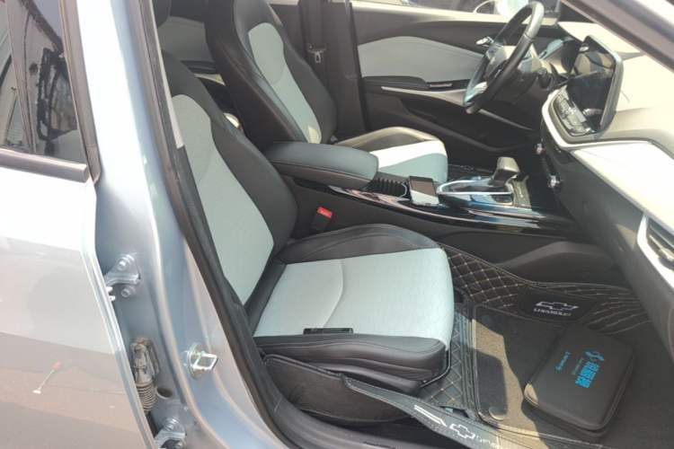 Used Chevrolet Menlo 2022 Starry Edition Right Front Seat