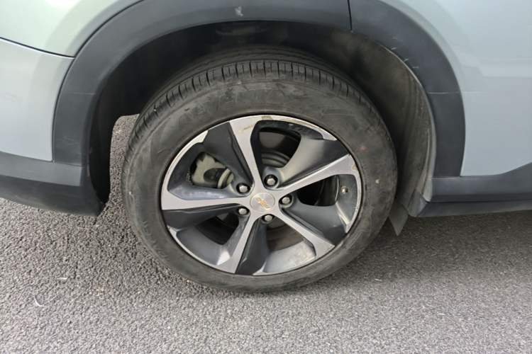 Used Chevrolet Menlo 2022 Starry Edition Right Rear Wheel Hub