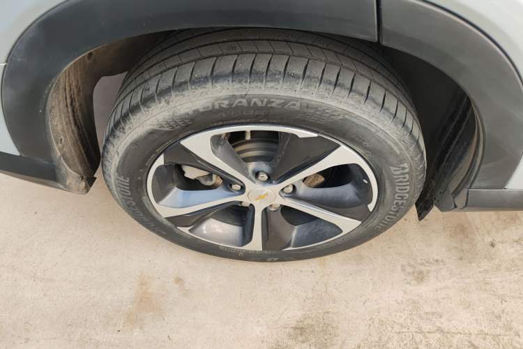 Used Chevrolet Menlo 2022 Starry Edition Right Rear Wheel Hub