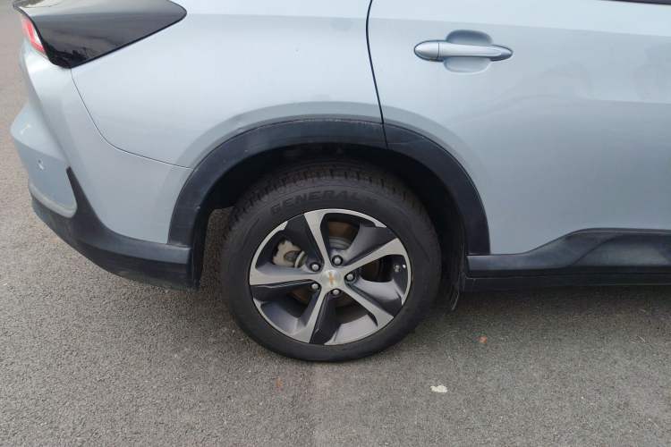 Used Chevrolet Menlo 2022 Starry Edition Right Rear Wheel Hub