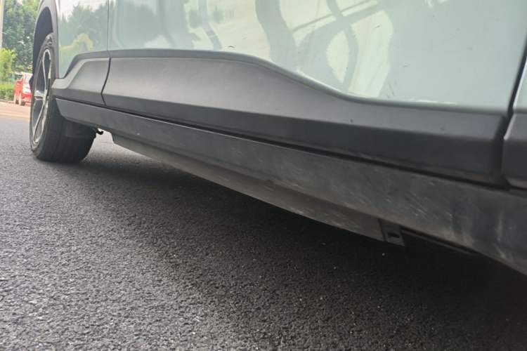 Used Chevrolet Menlo 2022 Starry Edition Right Side Sill