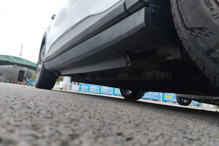Used Chevrolet Menlo 2022 Starry Edition Right Side Sill