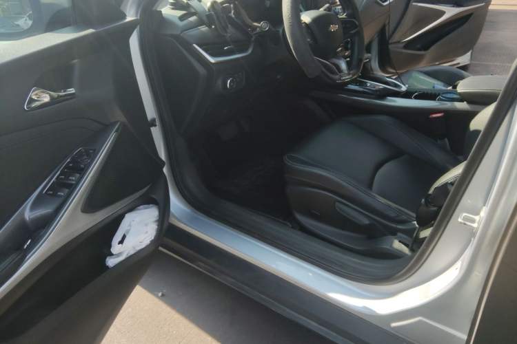 Used Chevrolet Menlo 2022 Starry Edition Driver Seat
