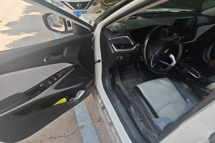 Used Chevrolet Menlo 2022 Mickey Kung Fu Edition Driver Seat