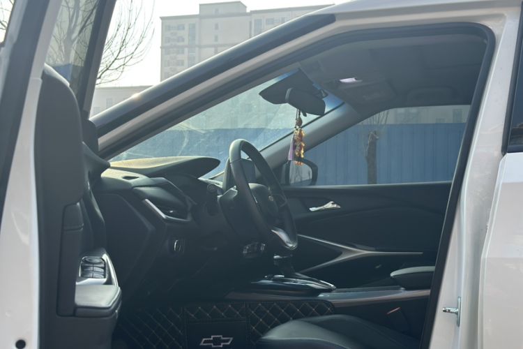 Used Chevrolet Menlo 2022 Starry Edition Left Front Seat