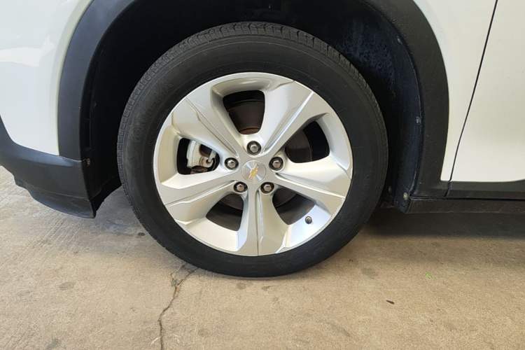 Used Chevrolet Menlo 2022 Star Enjoyment Edition Left Front Wheel Hub