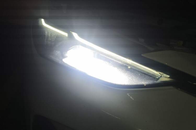 Used Chevrolet Menlo 2022 Star Enjoyment Edition Right Front Headlight