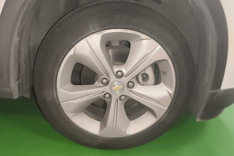 Used Chevrolet Menlo 2022 Star Enjoyment Edition Right Front Wheel Hub