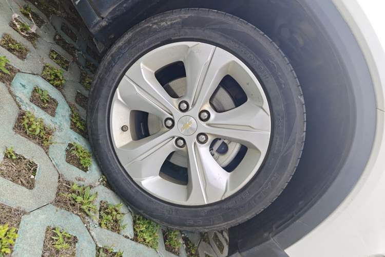 Used Chevrolet Menlo 2022 Star Enjoyment Edition Right Front Wheel Hub