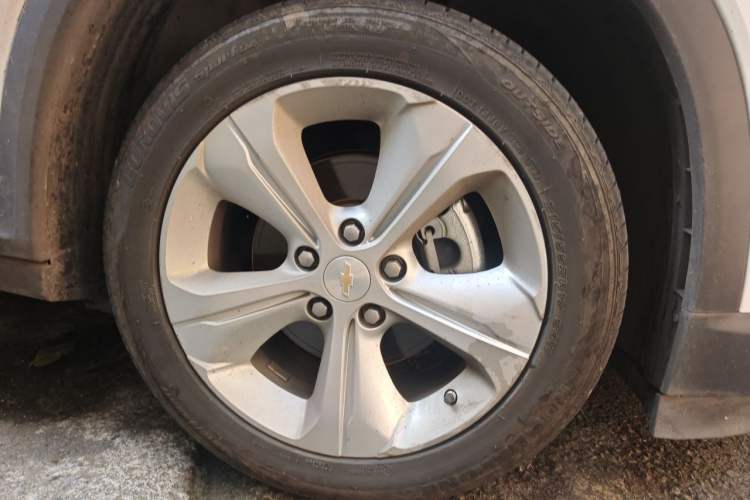 Used Chevrolet Menlo 2022 Star Enjoyment Edition Right Front Wheel Hub