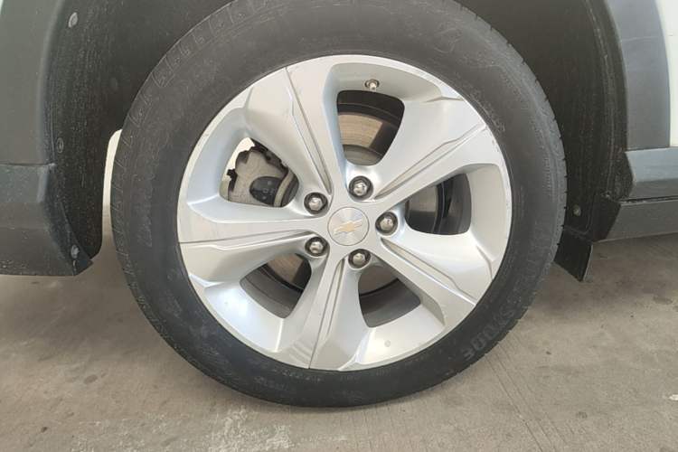 Used Chevrolet Menlo 2022 Star Enjoyment Edition Right Rear Wheel Hub