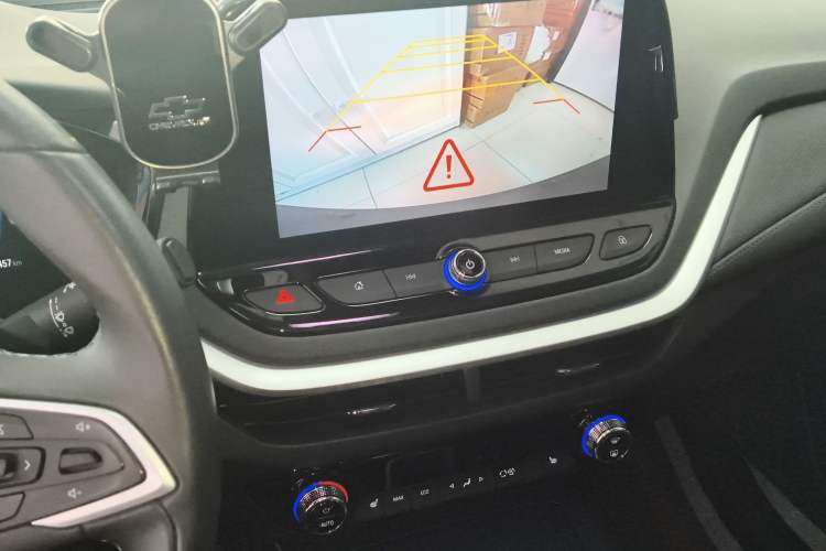 Used Chevrolet Menlo 2023 Starry Edition Audio And AC Panel