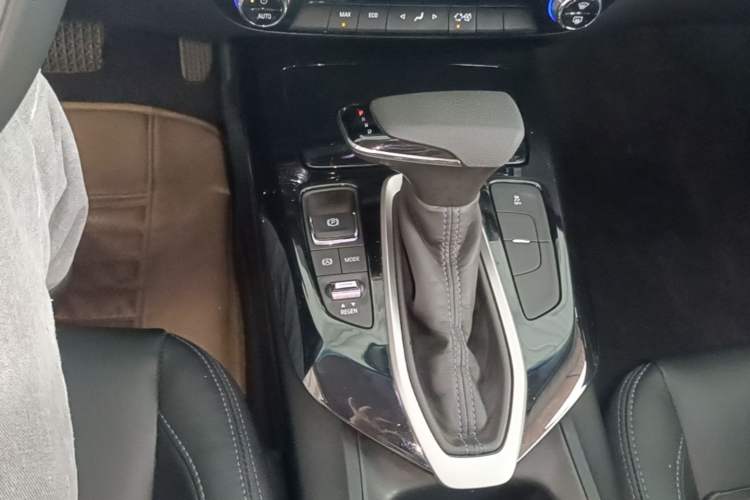 Used Chevrolet Menlo 2023 Star Enjoyment Version Plus Gear Lever